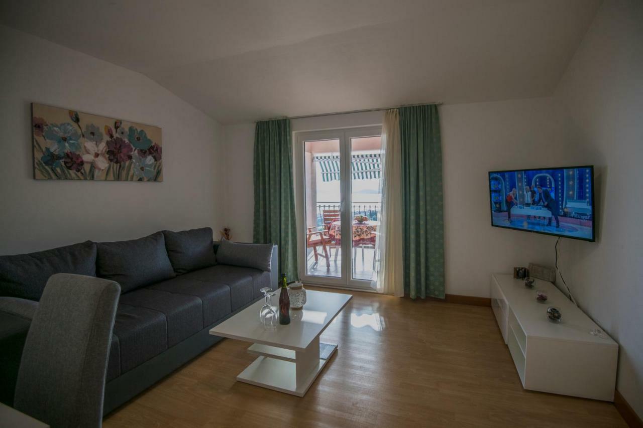 Katarina Apartmani โปดสตรานา ภายนอก รูปภาพ